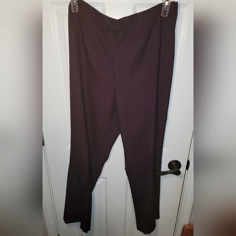 Ladies Size 14 3 Piece Plum Colored Pant Suit - Picture 6 of 9